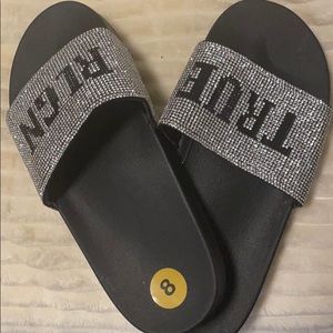 Meet your Posher, Annette